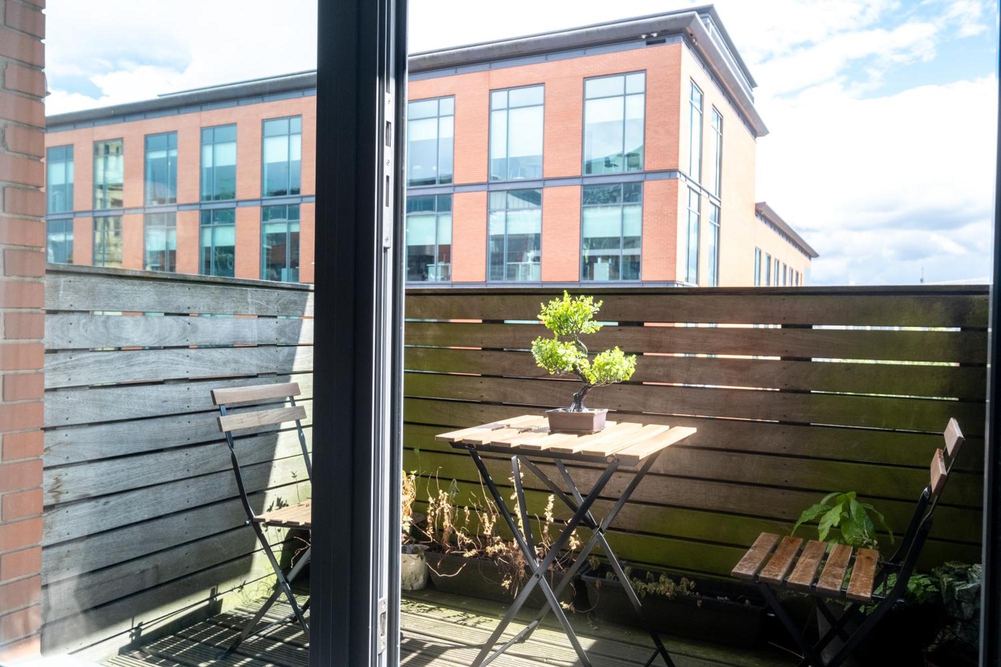 Anime Suite - Central And Free Parking With Netflix Birmingham Exterior photo